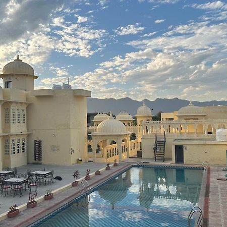 The Burj Resort Luxurious Stay Udaipur Kültér fotó