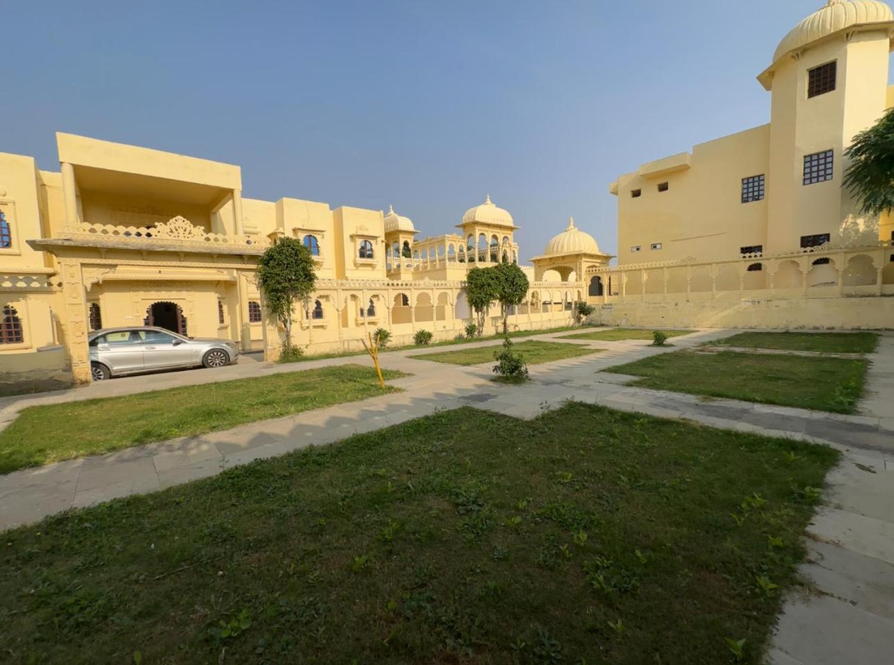 The Burj Resort Luxurious Stay Udaipur Kültér fotó