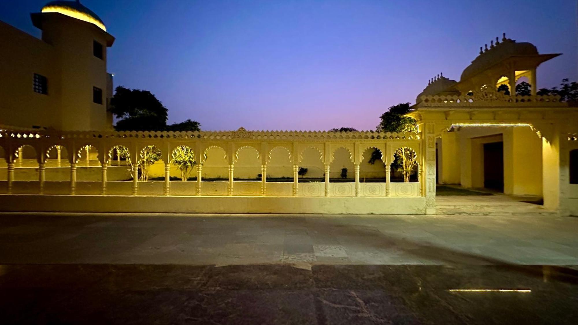 The Burj Resort Luxurious Stay Udaipur Kültér fotó